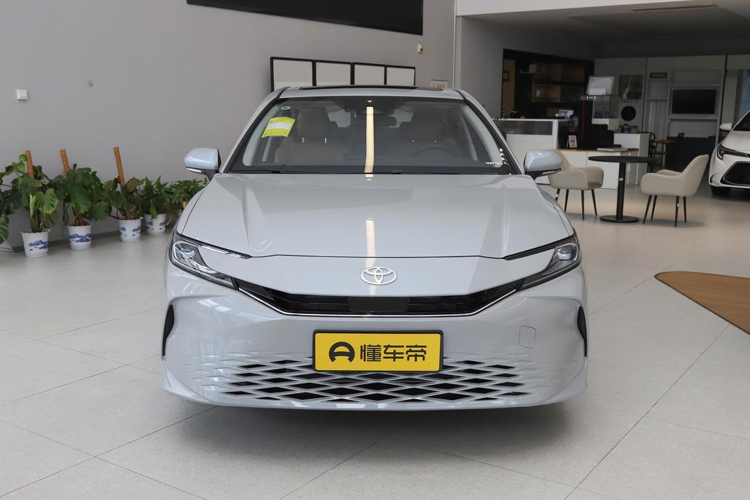 Toyota Camry 2026, фото 2