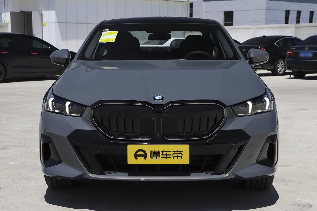 BMW 5 Series 2026, фото 12