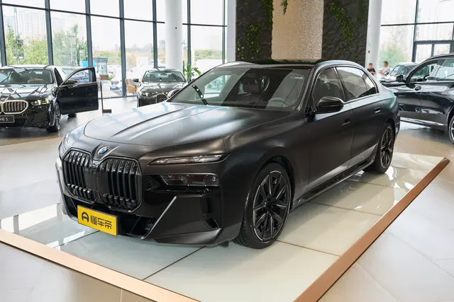 BMW 7-Series 2026 — купить из Китая под заказ