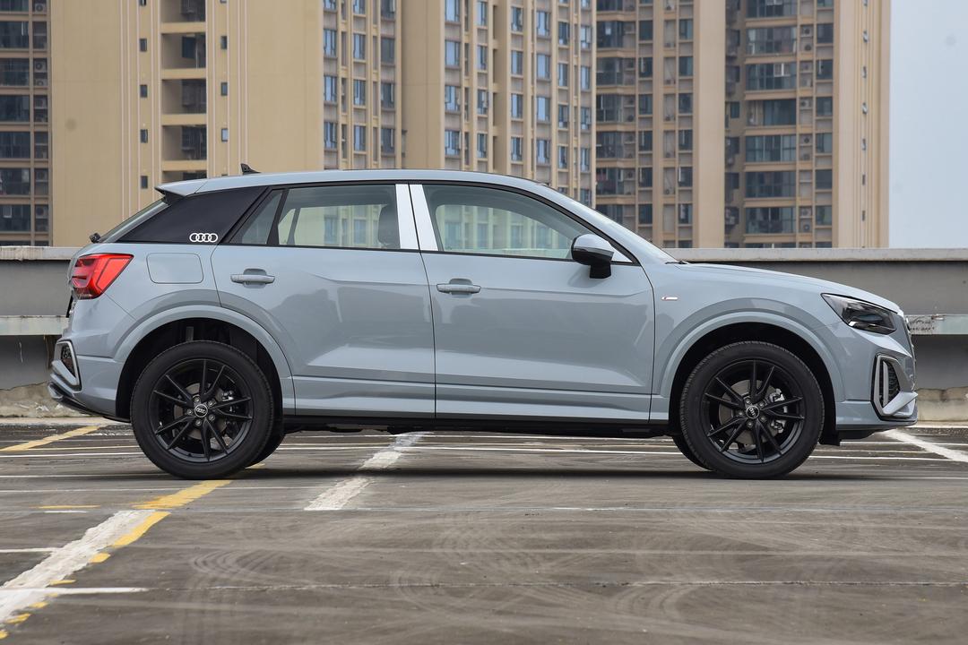 Audi Q2L 2026, фото 8