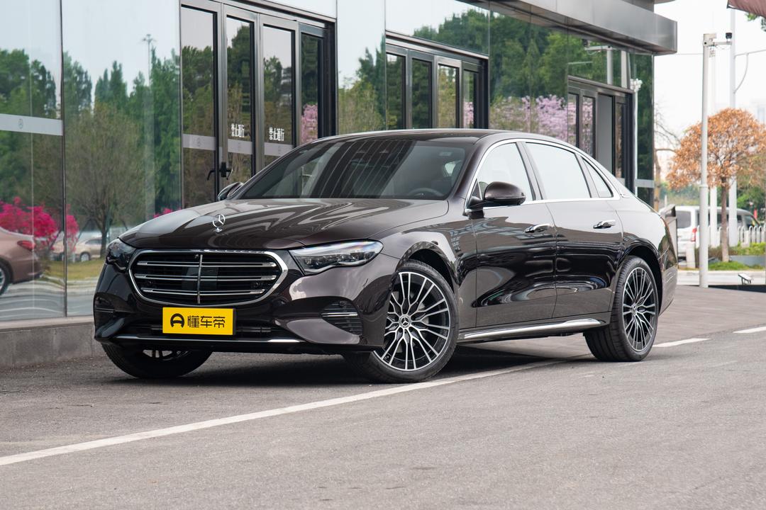 Mercedes-Benz E-Class 2026, фото 1