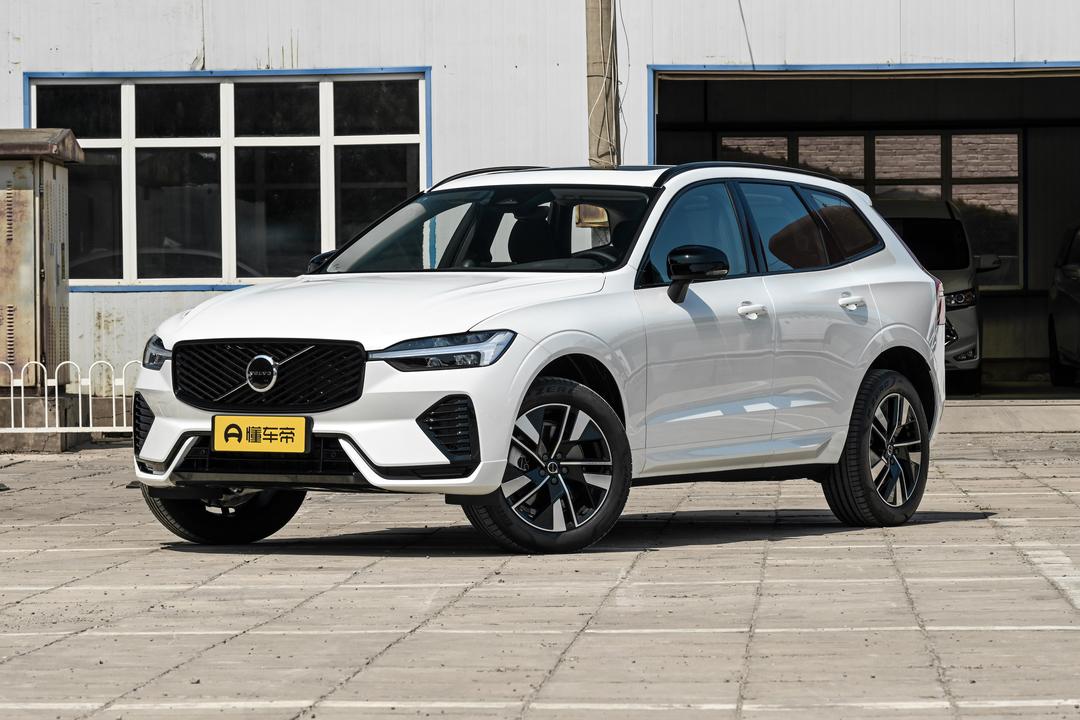Volvo XC60 2026, фото 1