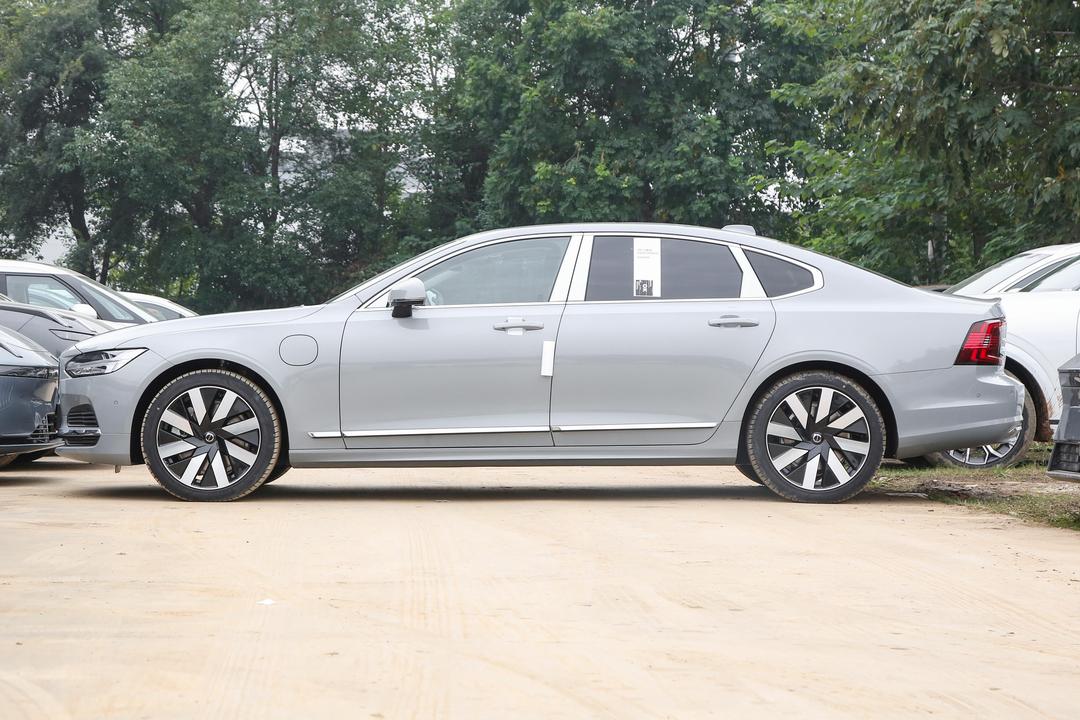 Volvo S90 PHEV 2026, фото 4