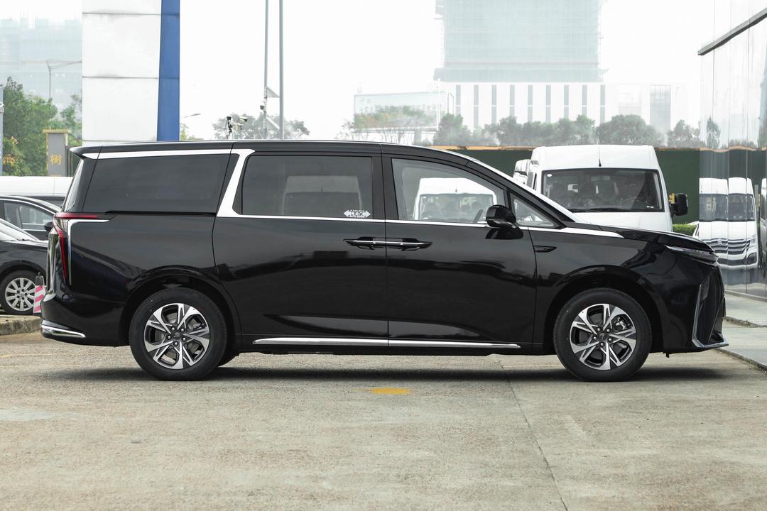 Maxus Mifa 9 EV 2026, фото 8