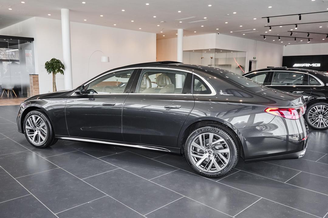 Mercedes-Benz E-Class 2026, фото 4