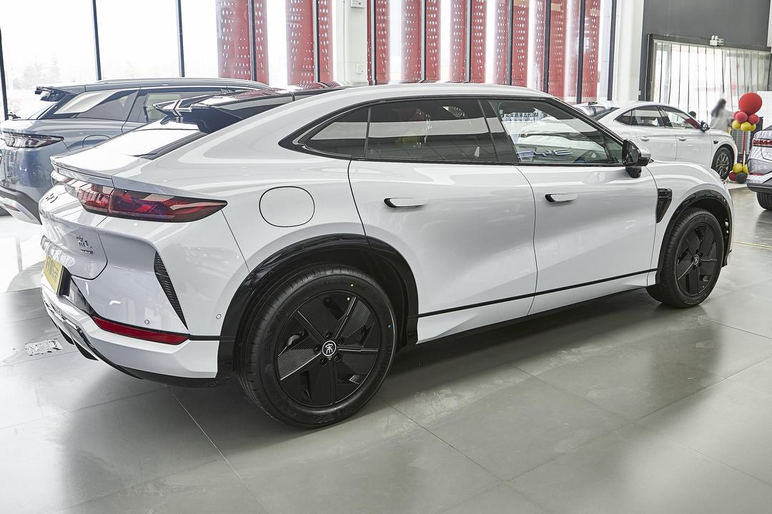 BYD Song L EV 2026, фото 8