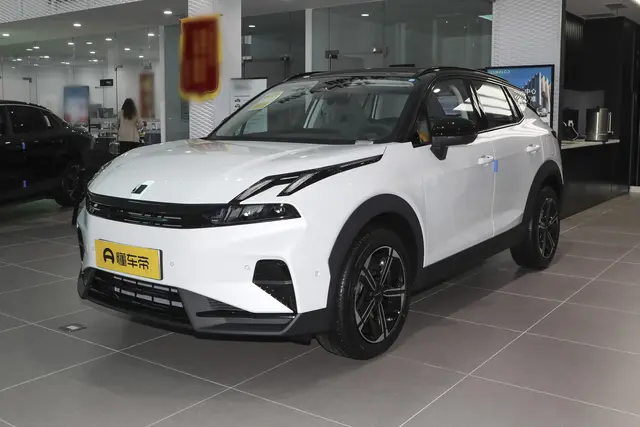 Lynk & Co 06 EM-P 2026 — купить из Китая под заказ