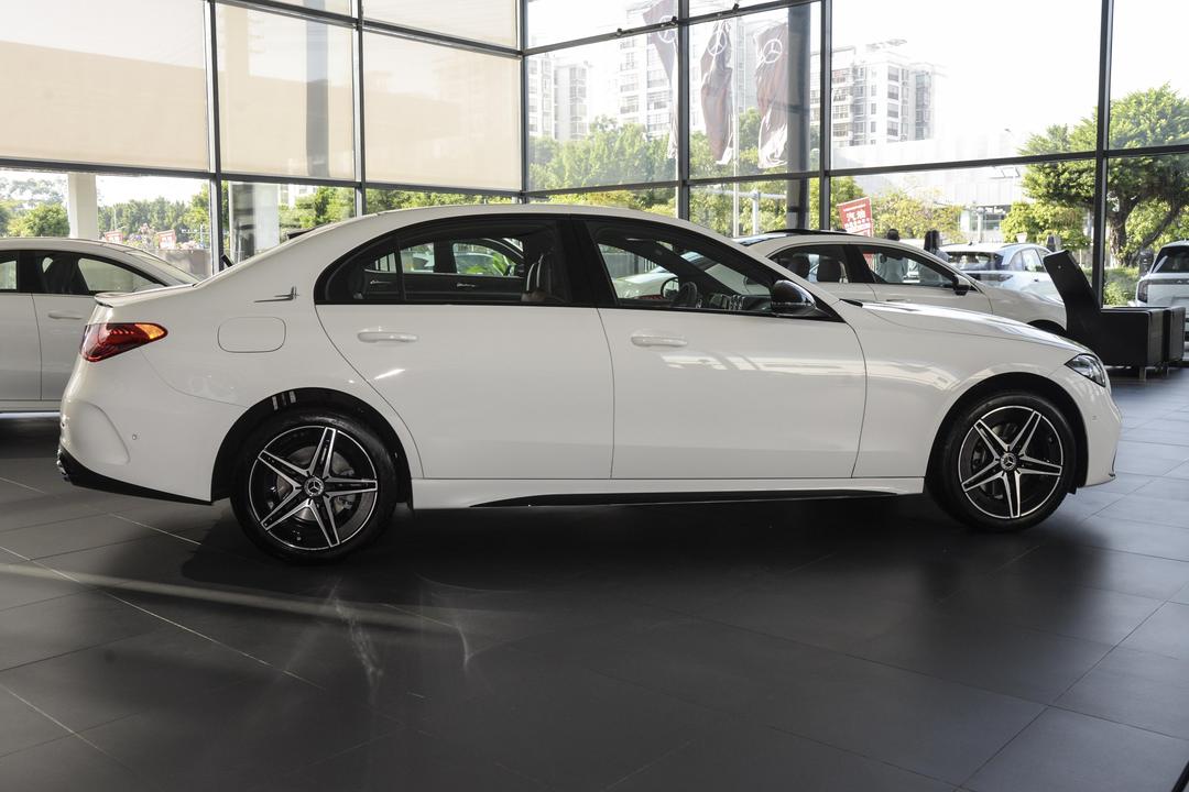 Mercedes-Benz C-Class 2026, фото 8