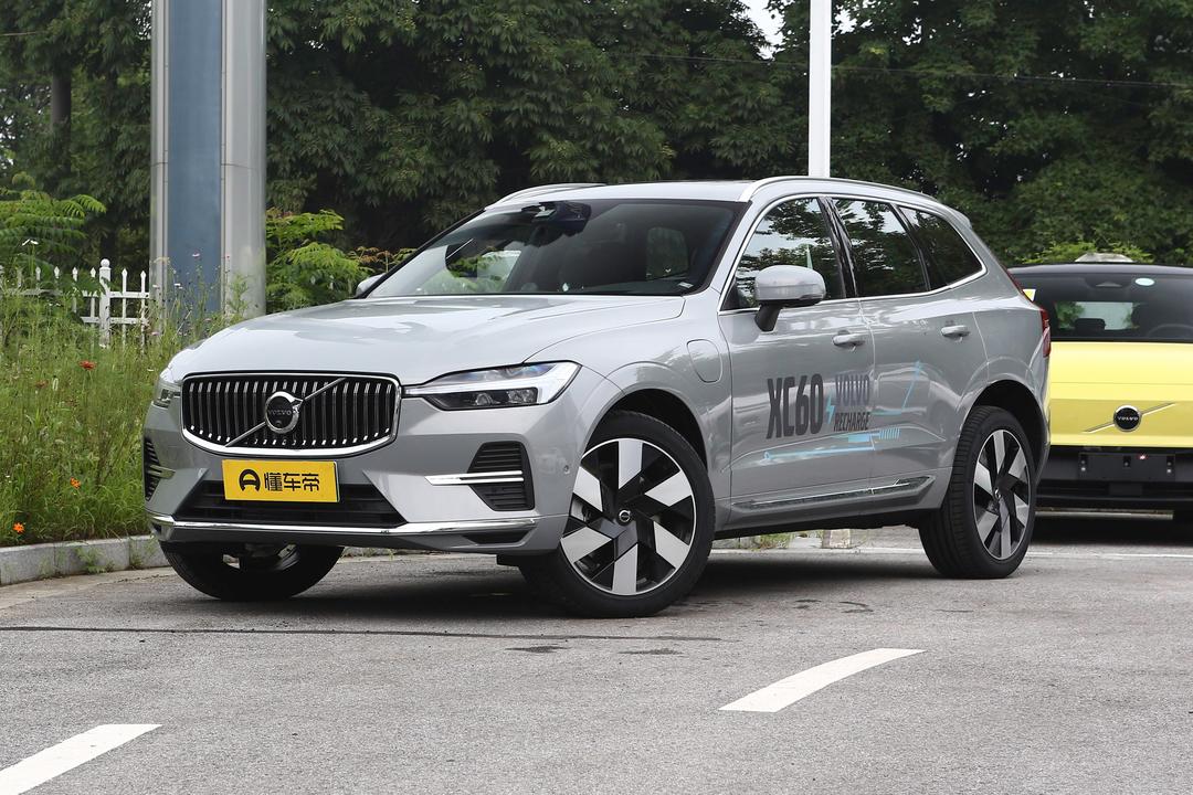 Volvo XC60 PHEV 2026, фото 1