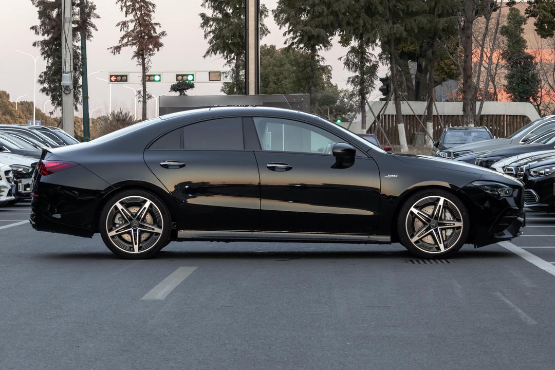 Mercedes-Benz CLA AMG 2026, фото 8
