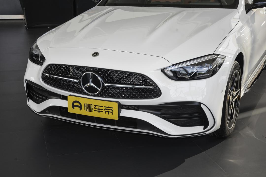 Mercedes-Benz C-Class 2026, фото 9