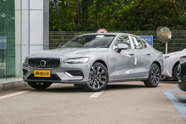 Volvo S60 2026 — купить из Китая под заказ