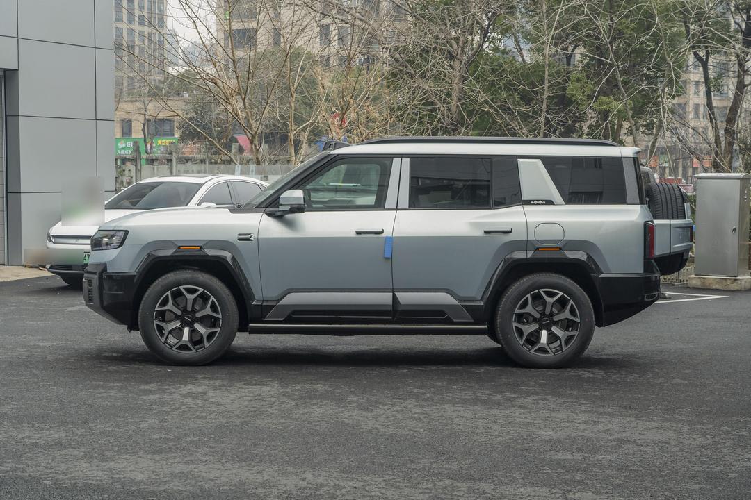 BYD Fangchengbao Leopard 8 2026, фото 4
