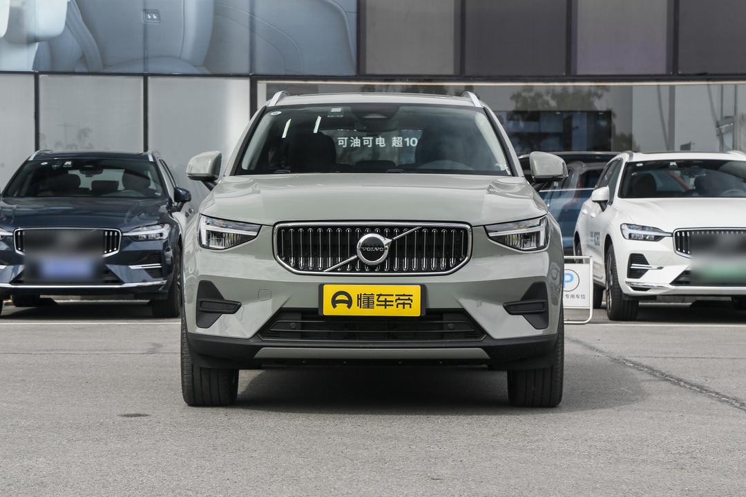 Volvo XC40 2026, фото 2