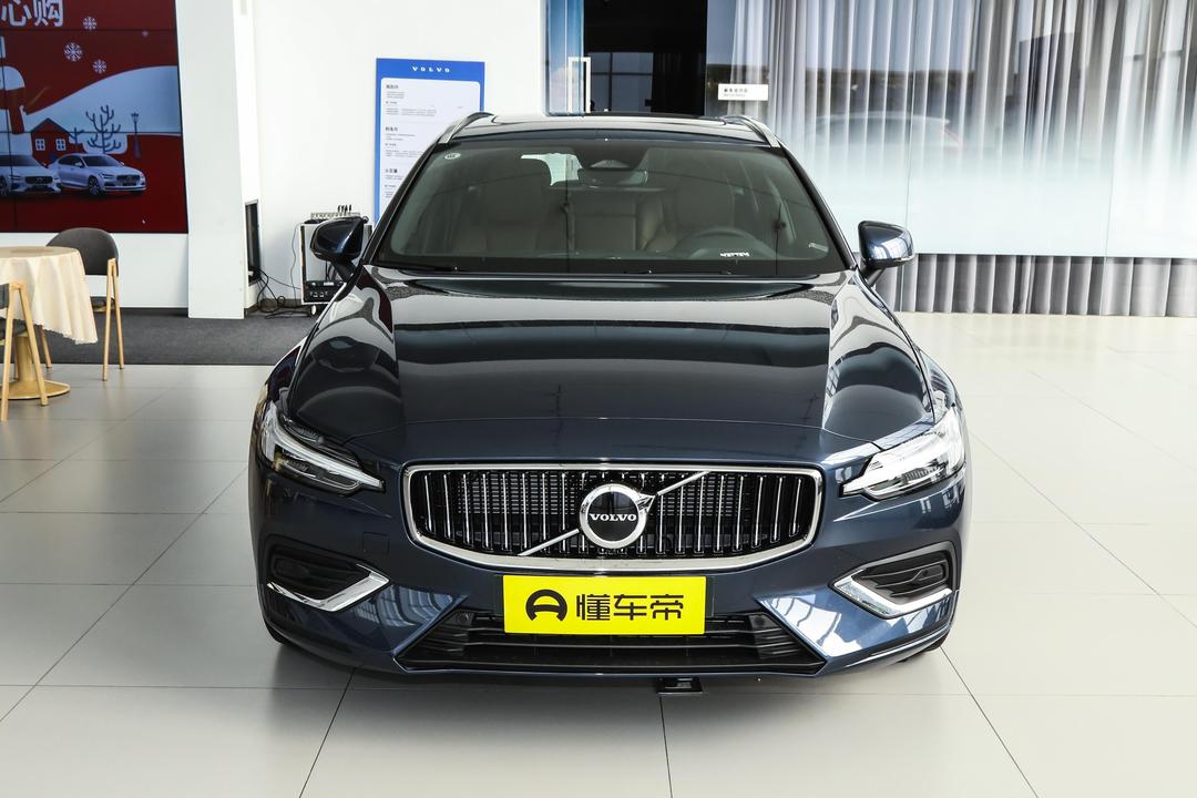 Volvo V60 2026, фото 2