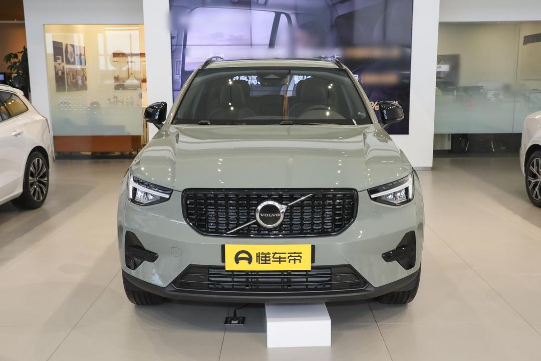 Volvo XC40 2026, фото 2