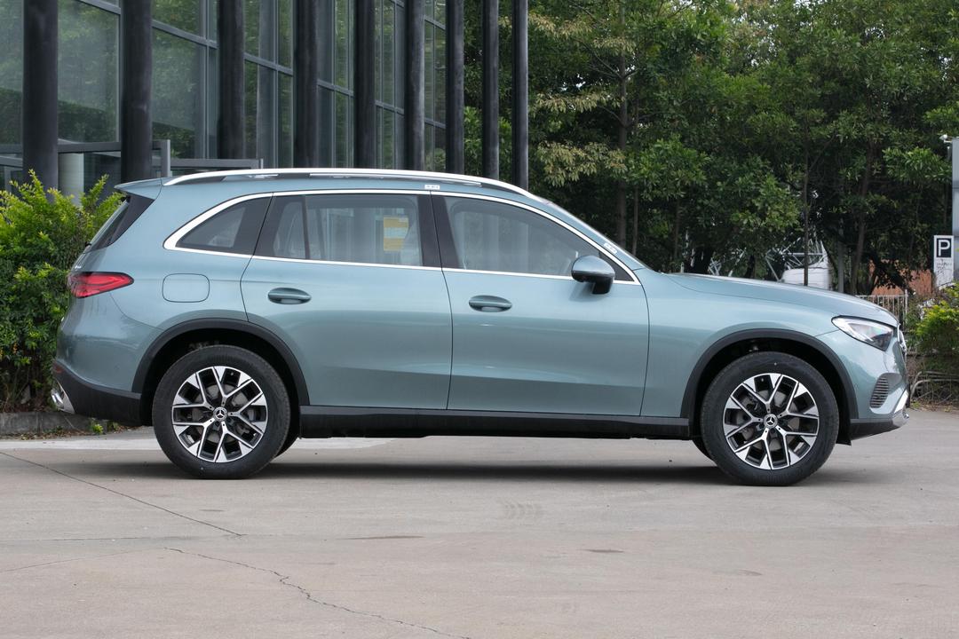Mercedes-Benz GLC-Class 2026, фото 8