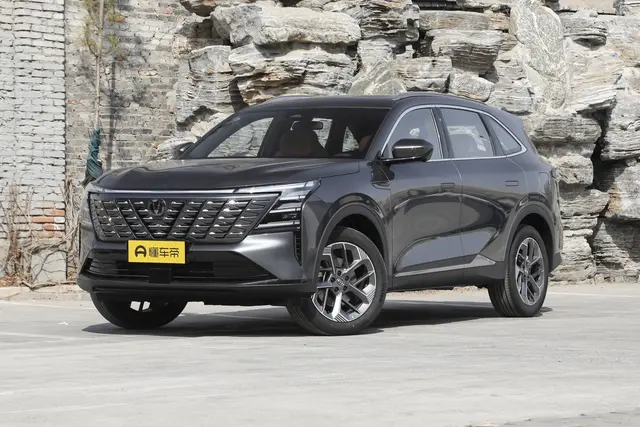 Changan CS75 PLUS 2026 — купить из Китая под заказ