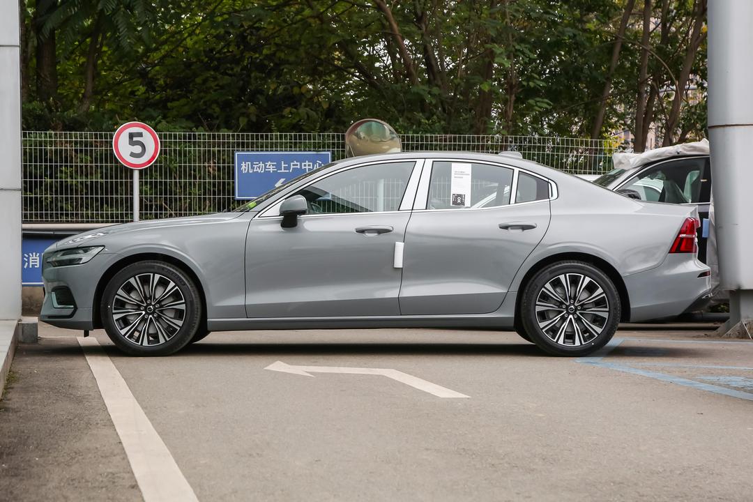 Volvo S60 2026, фото 4