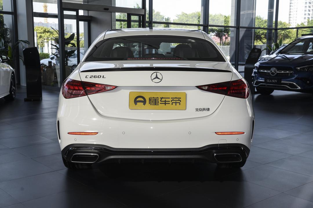 Mercedes-Benz C-Class 2026, фото 6