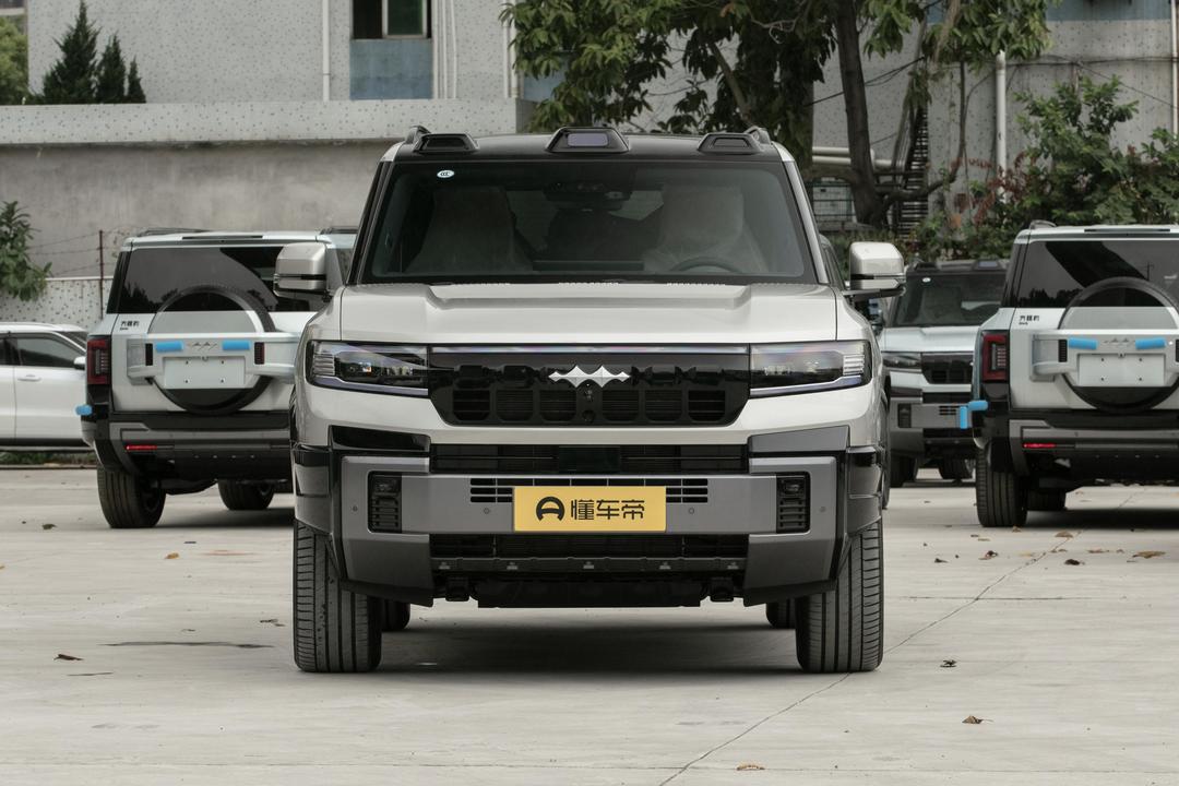 BYD Fangchengbao Leopard 8 2026, фото 2