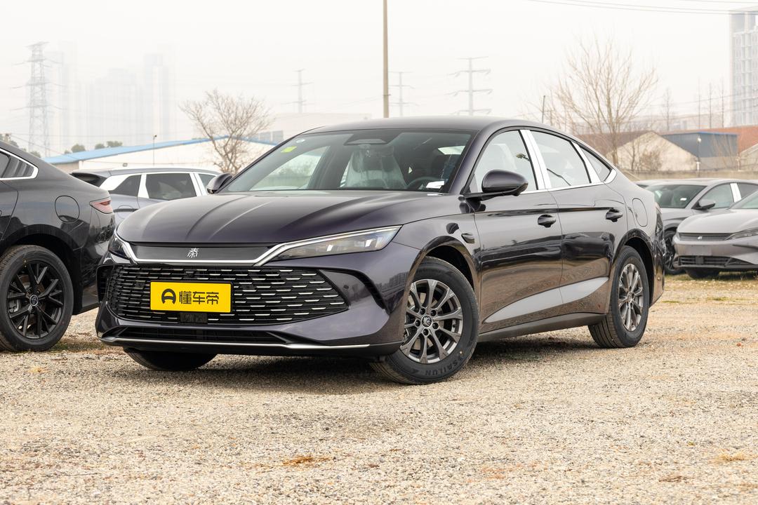 BYD Qin L DM 2026, фото 1