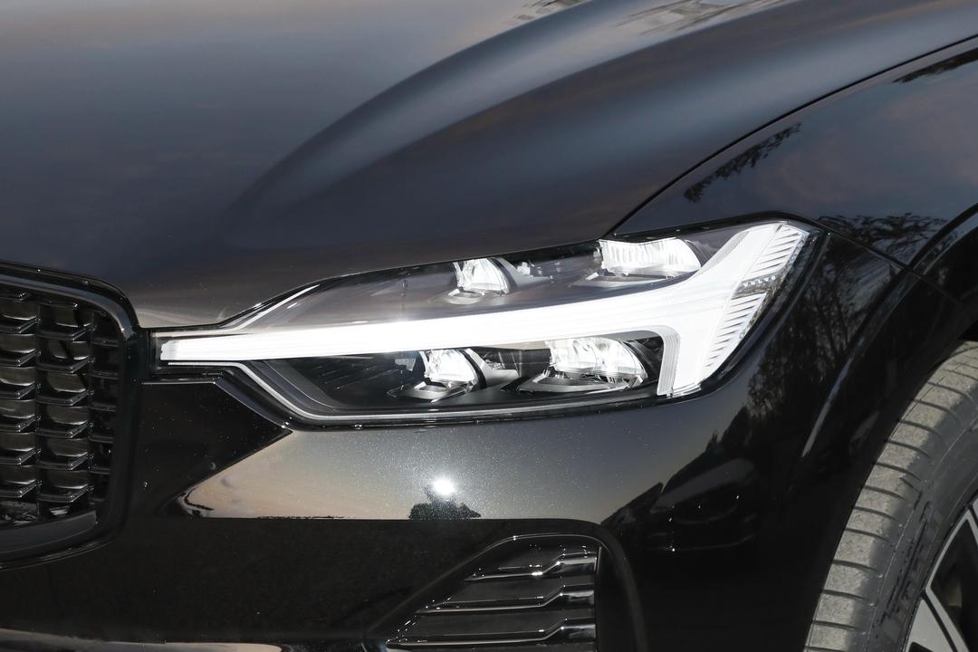 Volvo XC60 2026, фото 13