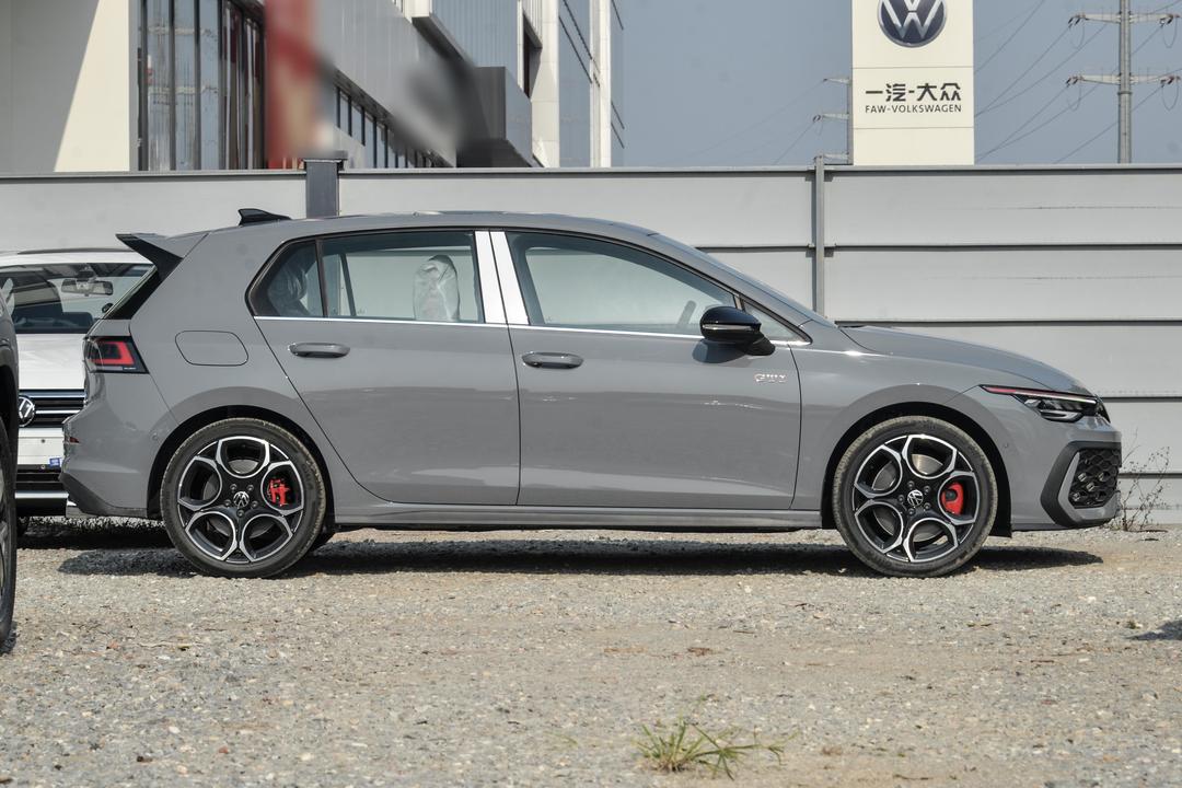 Volkswagen Golf GTI 2026, фото 8