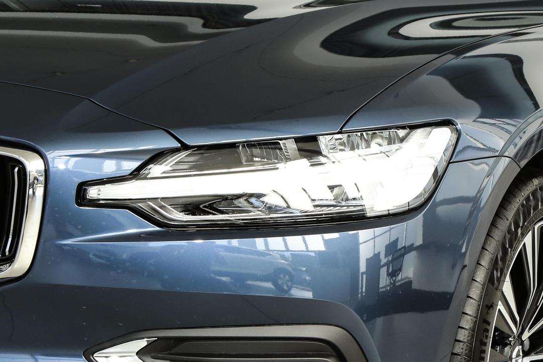 Volvo V60 2026, фото 13