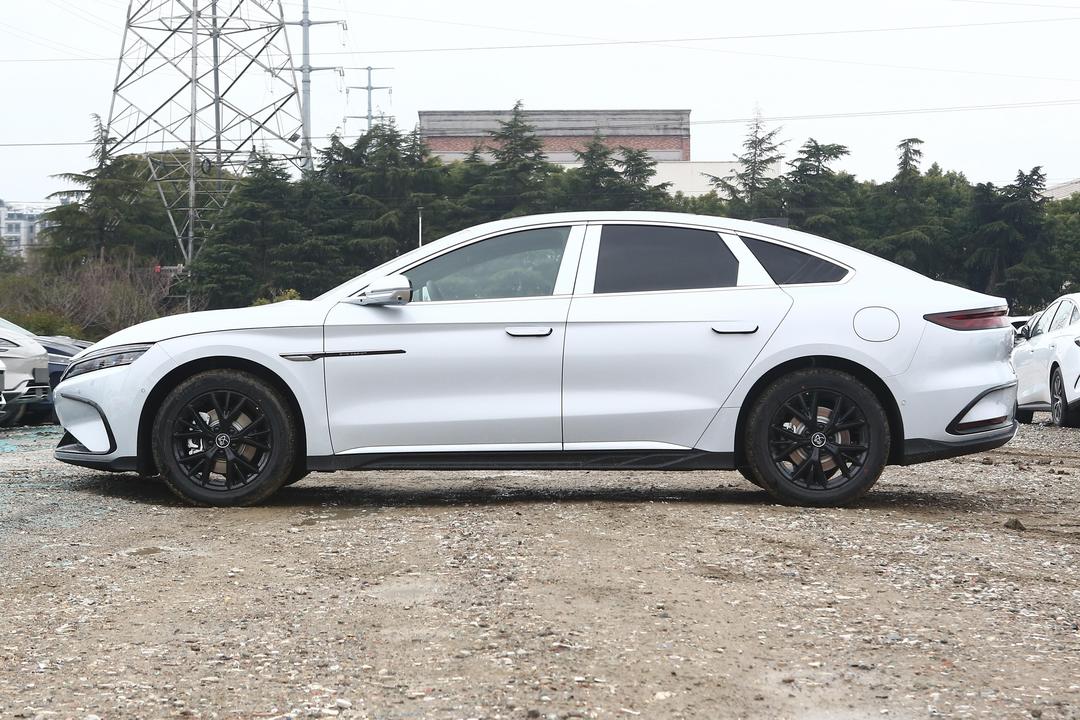BYD Han DM 2026, фото 4