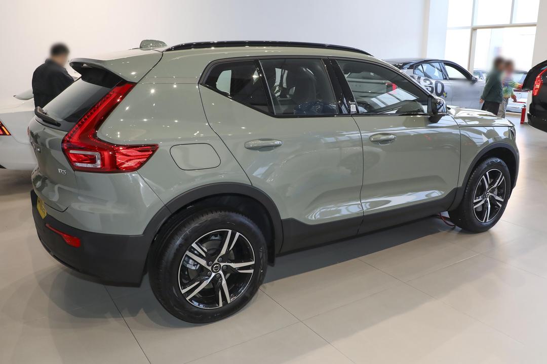 Volvo XC40 2026, фото 8