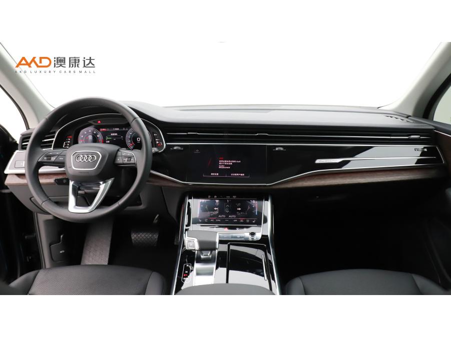 Audi Q7 2022 Черный из Китая