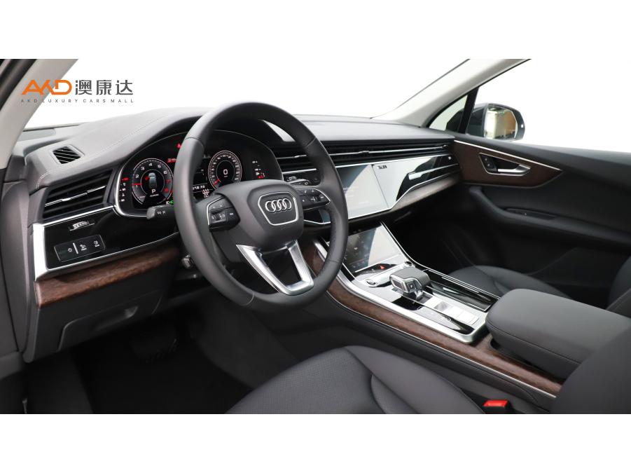 Audi Q7 2022 Черный из Китая, фото 2