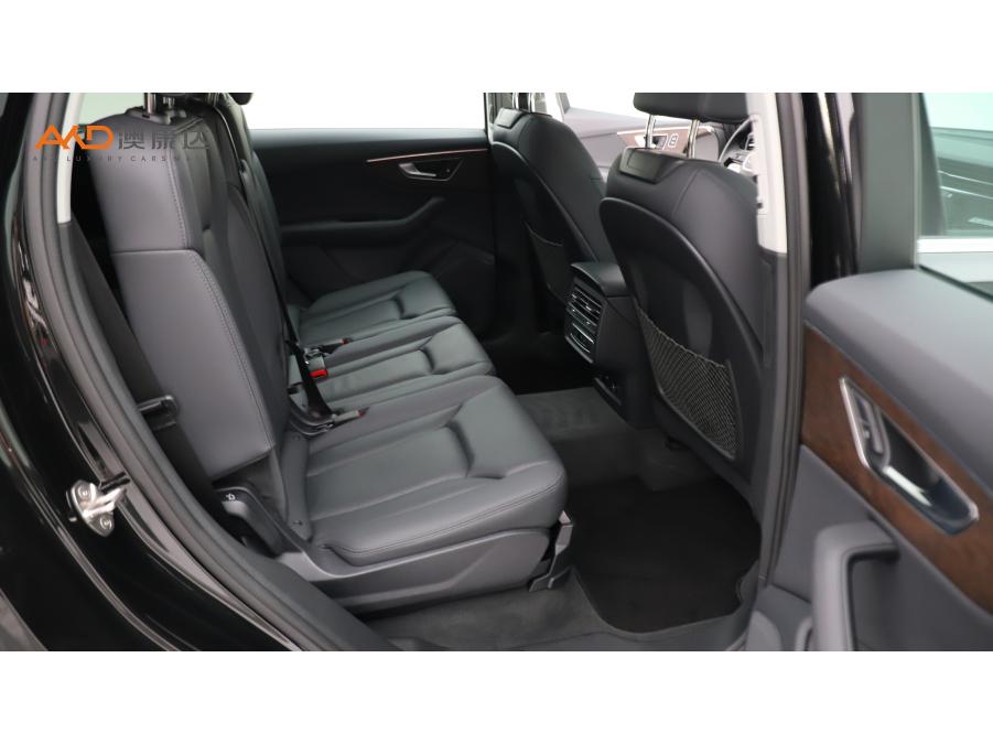 Audi Q7 2023 45 TFSI quattro S line Sport
