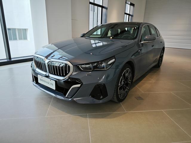 BMW 5er 2024 года выпуска
