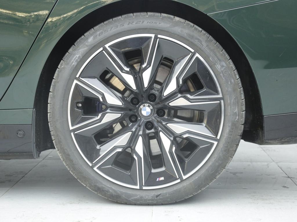 BMW i7 2023 M70L xDrive