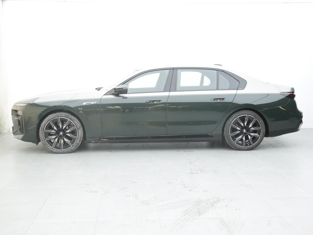 BMW i7 2023 M70L xDrive
