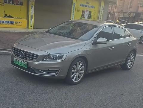 Volvo S60 PHEV, 2015 год