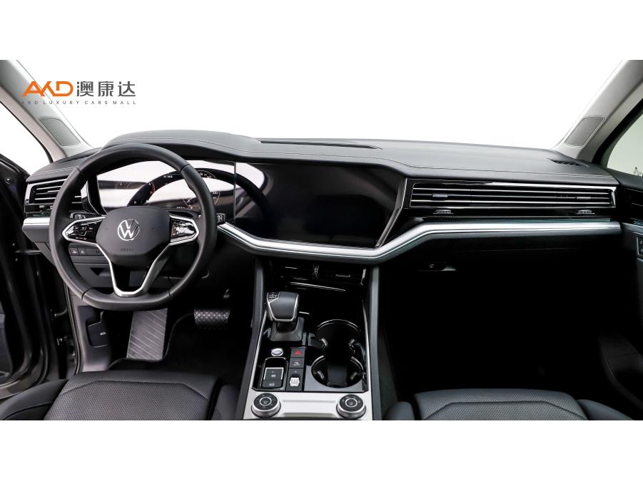 Volkswagen Touareg 2021 3.0TSI Sport