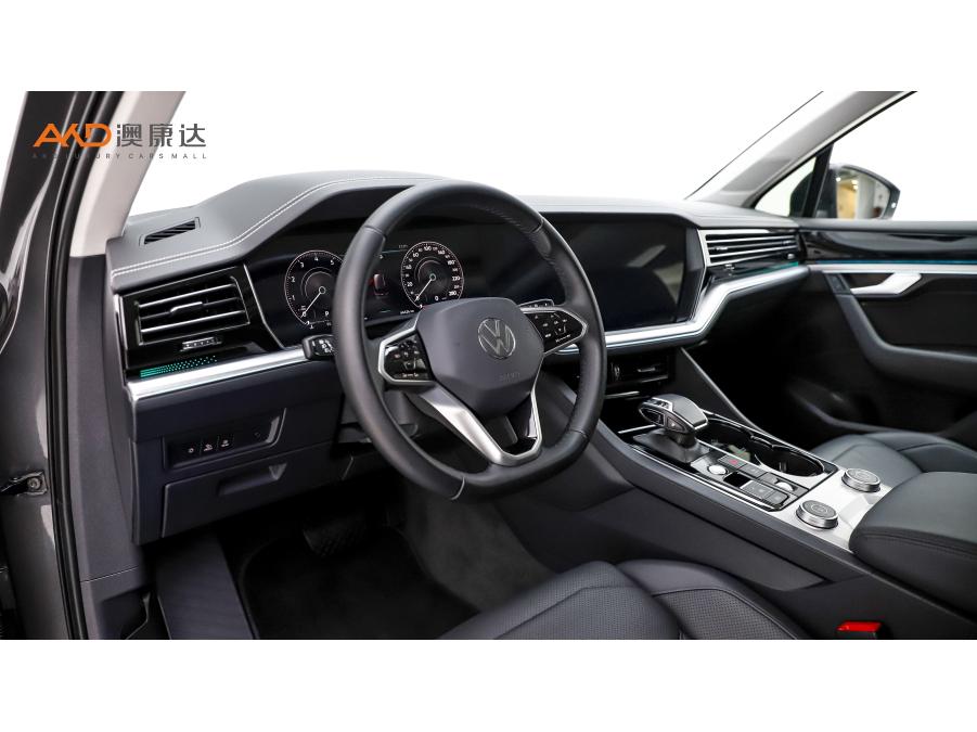Volkswagen Touareg 2021 3.0TSI Sport