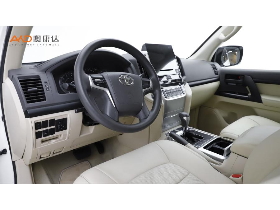 Toyota Land Cruiser 2015 4.0L MT 5 мест