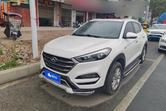 Hyundai Tucson 2015 года выпуска