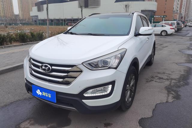 Hyundai Santa Fe 2013 года выпуска