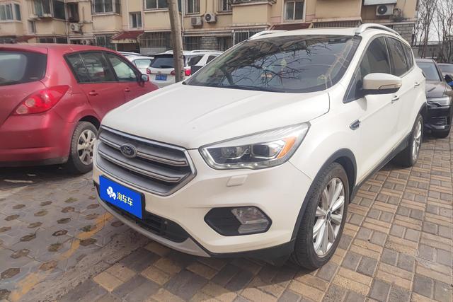 Ford Kuga 2017 года выпуска