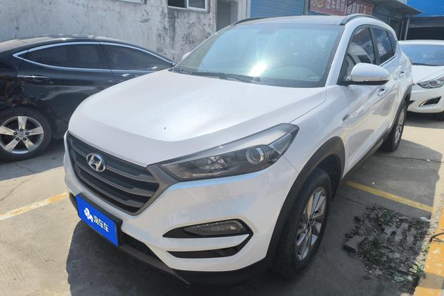 Hyundai Tucson 2015 года выпуска
