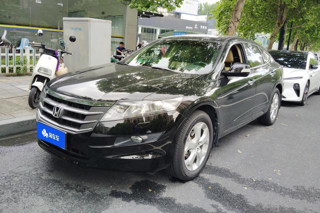 Honda Crosstour 2012 года выпуска