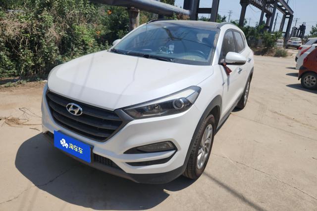 Hyundai Tucson 2015 года выпуска