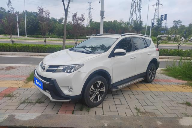 Toyota RAV 4 2015 года выпуска