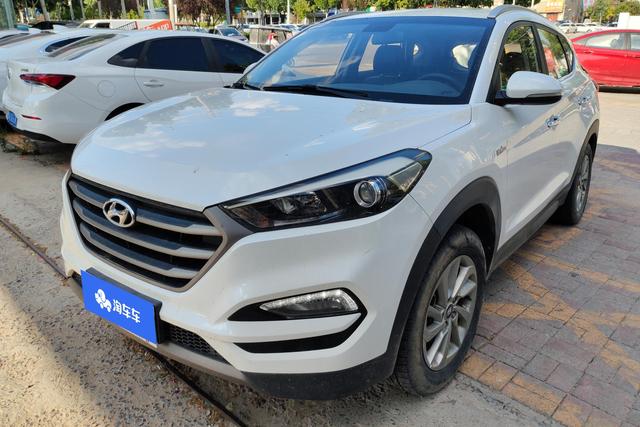 Hyundai Tucson 2015 года выпуска