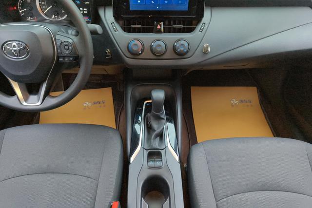 Toyota Corolla 2022 Белый из Китая, фото 2